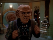 extant_StarTrek_DS9_3x23-FamilyBusiness_03602.jpg