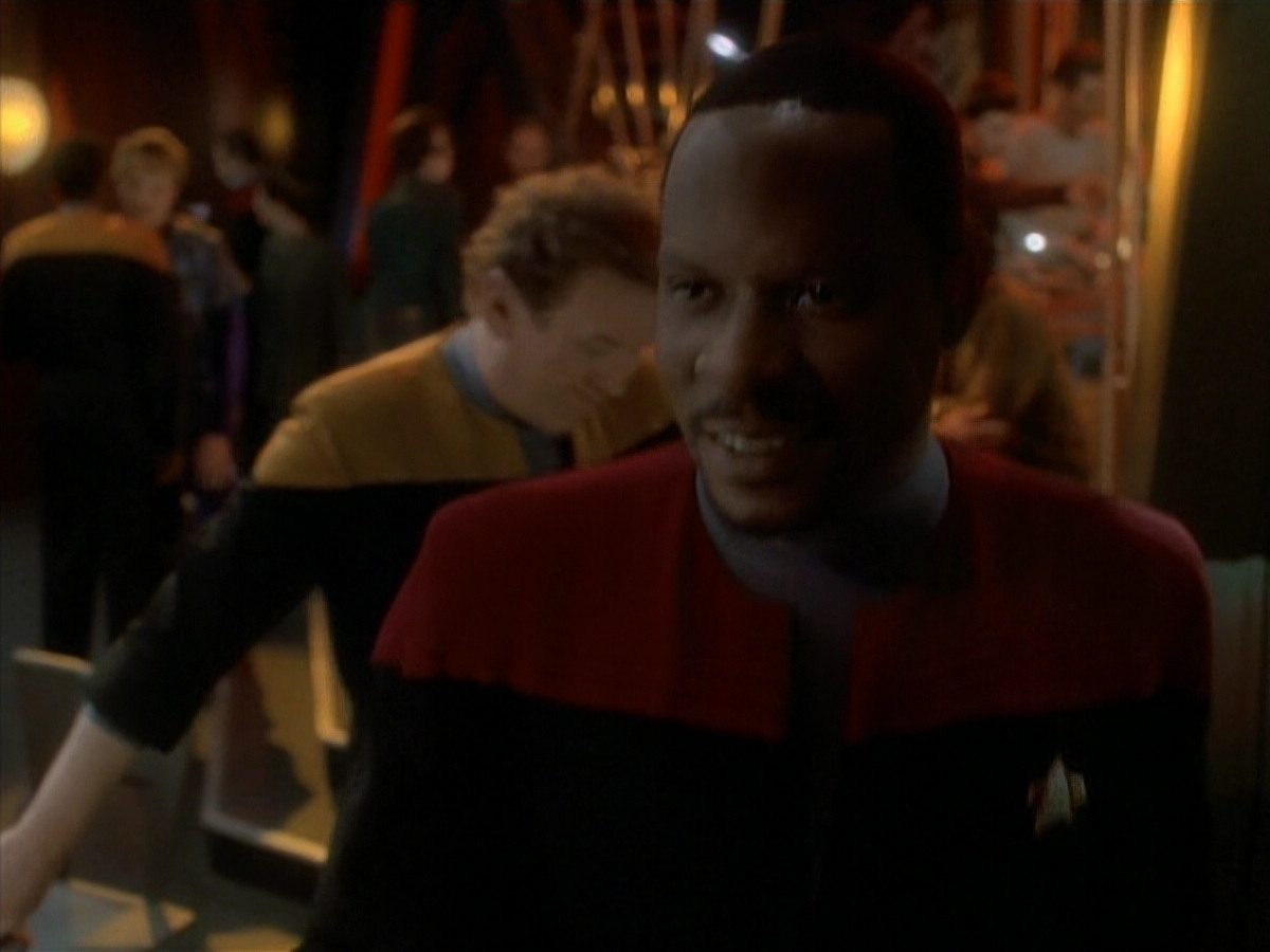 extant_StarTrek_DS9_3x24-Shakaar_00009.jpg