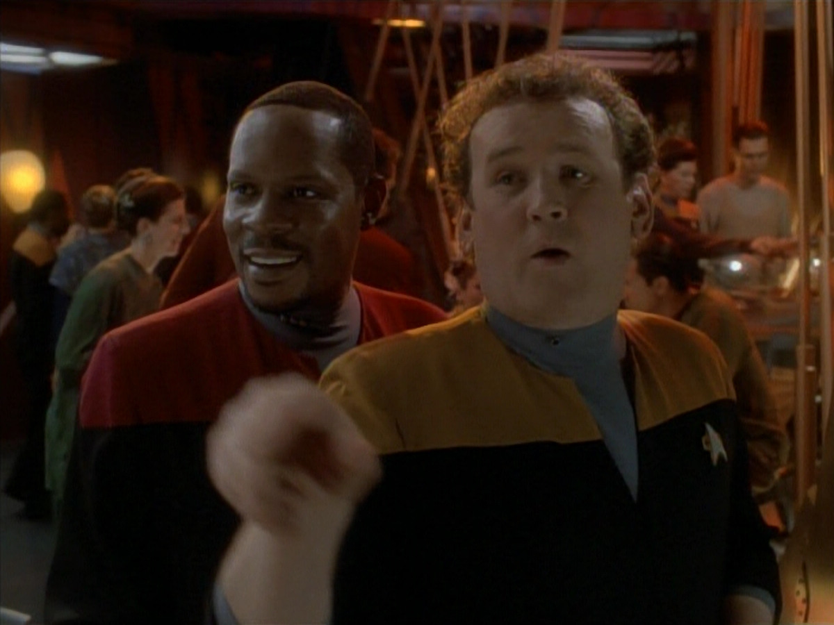 extant_StarTrek_DS9_3x24-Shakaar_00023.jpg