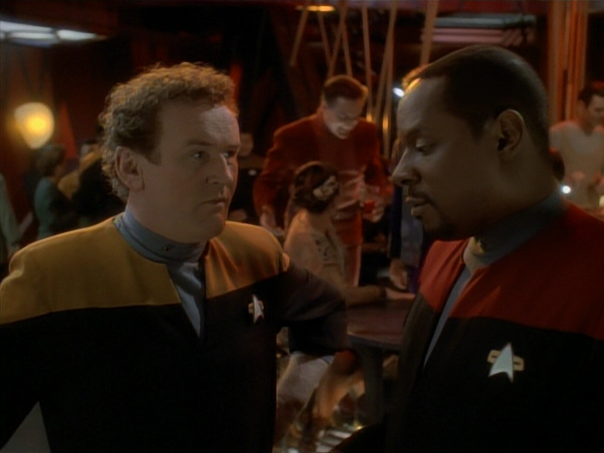extant_StarTrek_DS9_3x24-Shakaar_00063.jpg