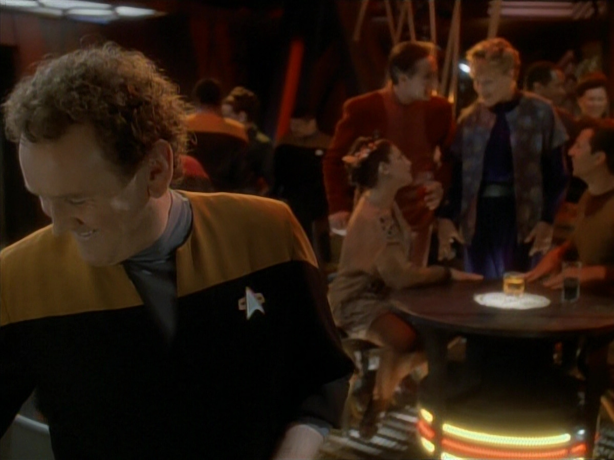 extant_StarTrek_DS9_3x24-Shakaar_00070.jpg