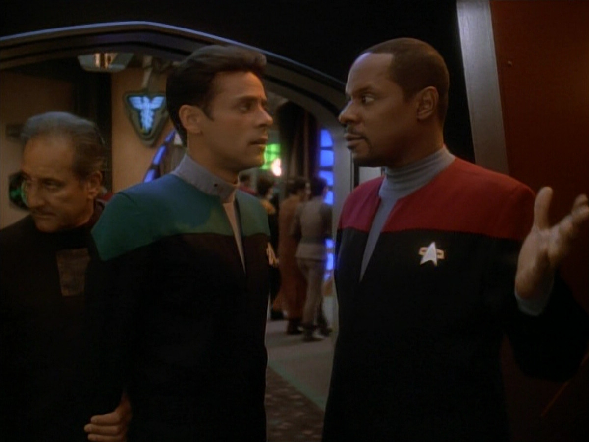 extant_StarTrek_DS9_3x24-Shakaar_00082.jpg