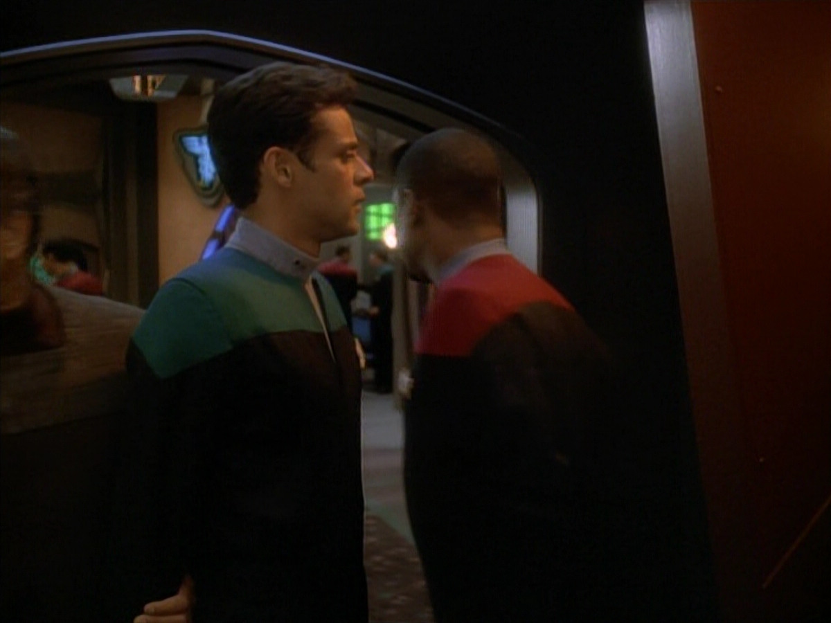 extant_StarTrek_DS9_3x24-Shakaar_00083.jpg