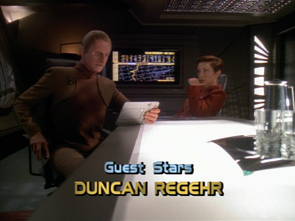 extant_StarTrek_DS9_3x24-Shakaar_00366.jpg