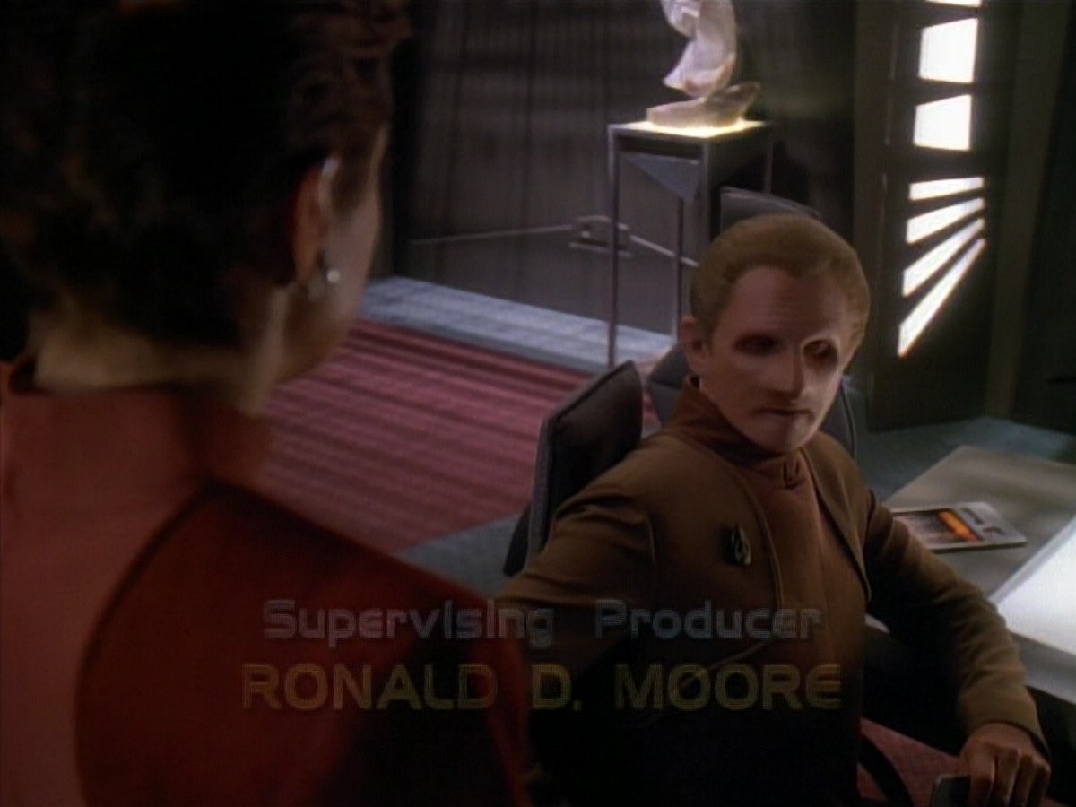 extant_StarTrek_DS9_3x24-Shakaar_00442.jpg