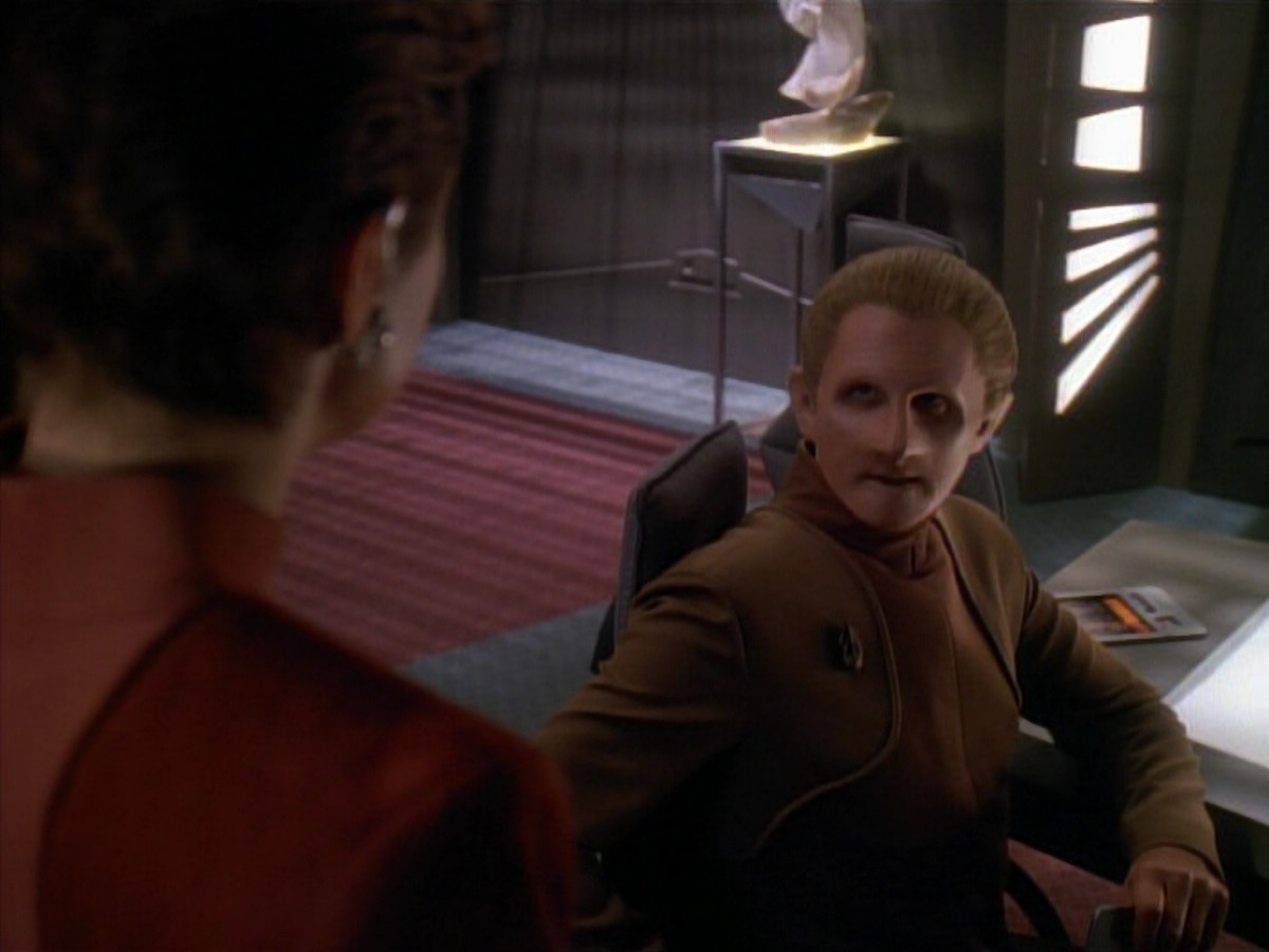 extant_StarTrek_DS9_3x24-Shakaar_00451.jpg