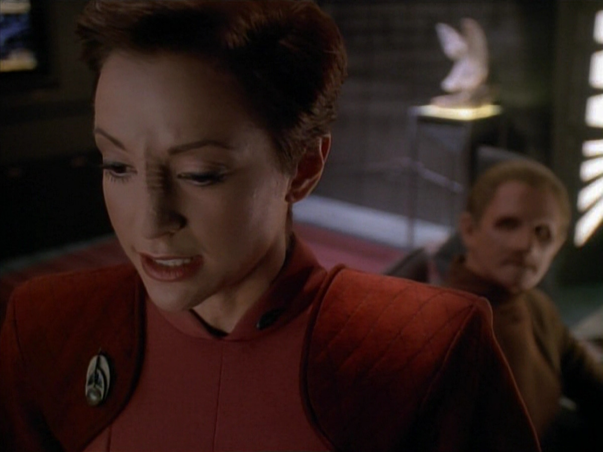 extant_StarTrek_DS9_3x24-Shakaar_00483.jpg