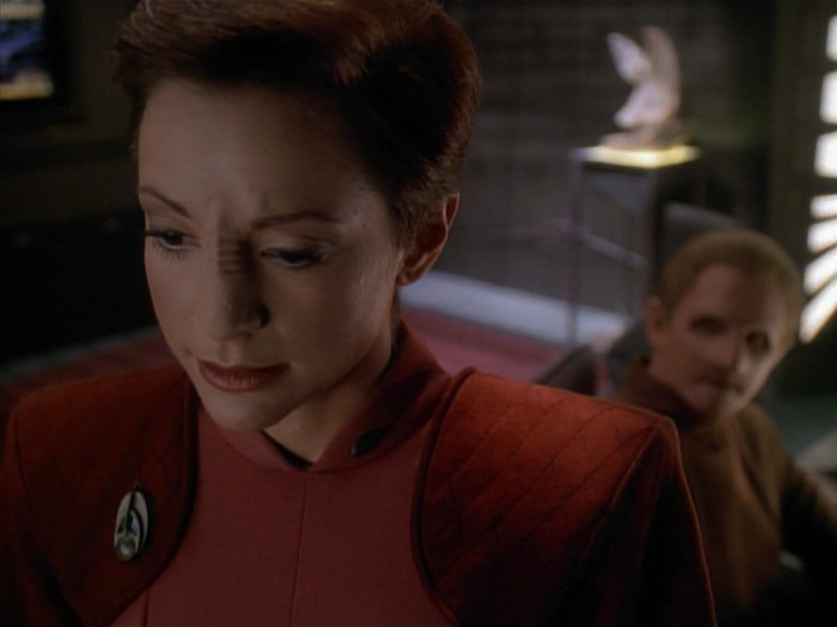 extant_StarTrek_DS9_3x24-Shakaar_00488.jpg