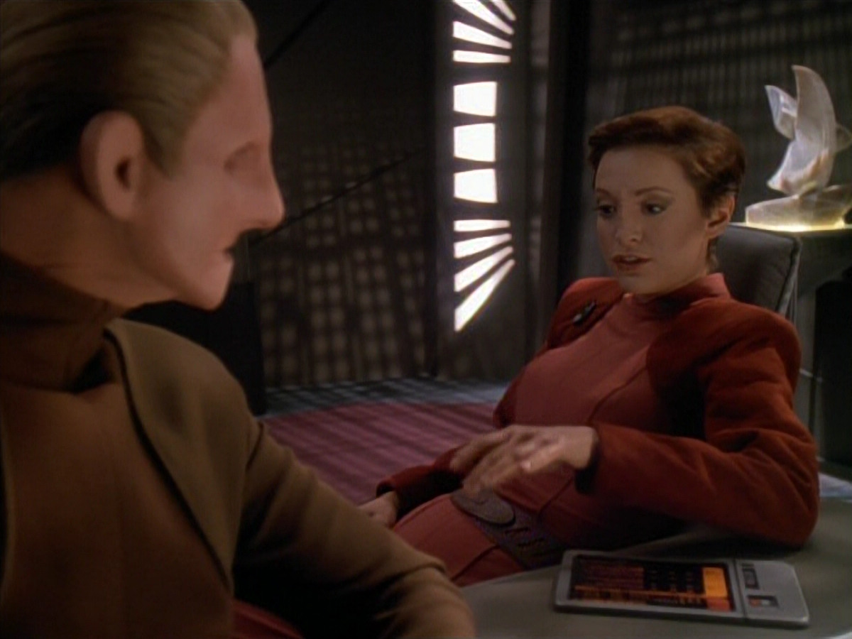 extant_StarTrek_DS9_3x24-Shakaar_00503.jpg