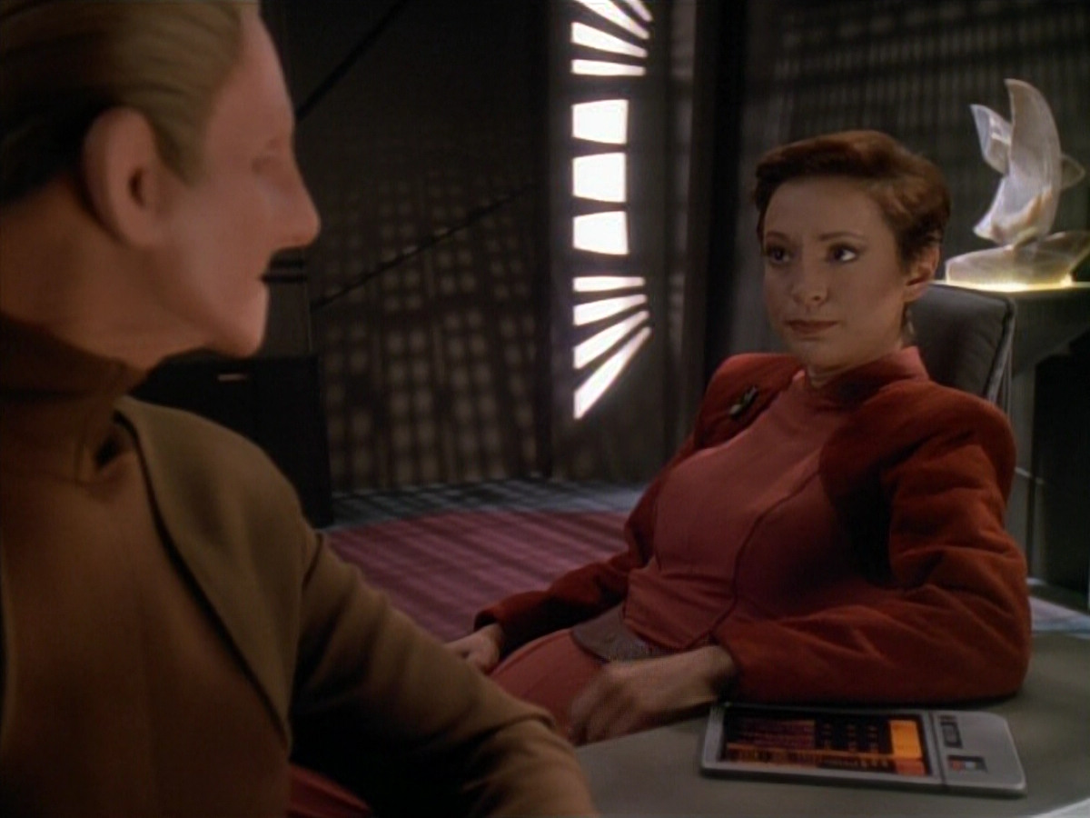 extant_StarTrek_DS9_3x24-Shakaar_00508.jpg