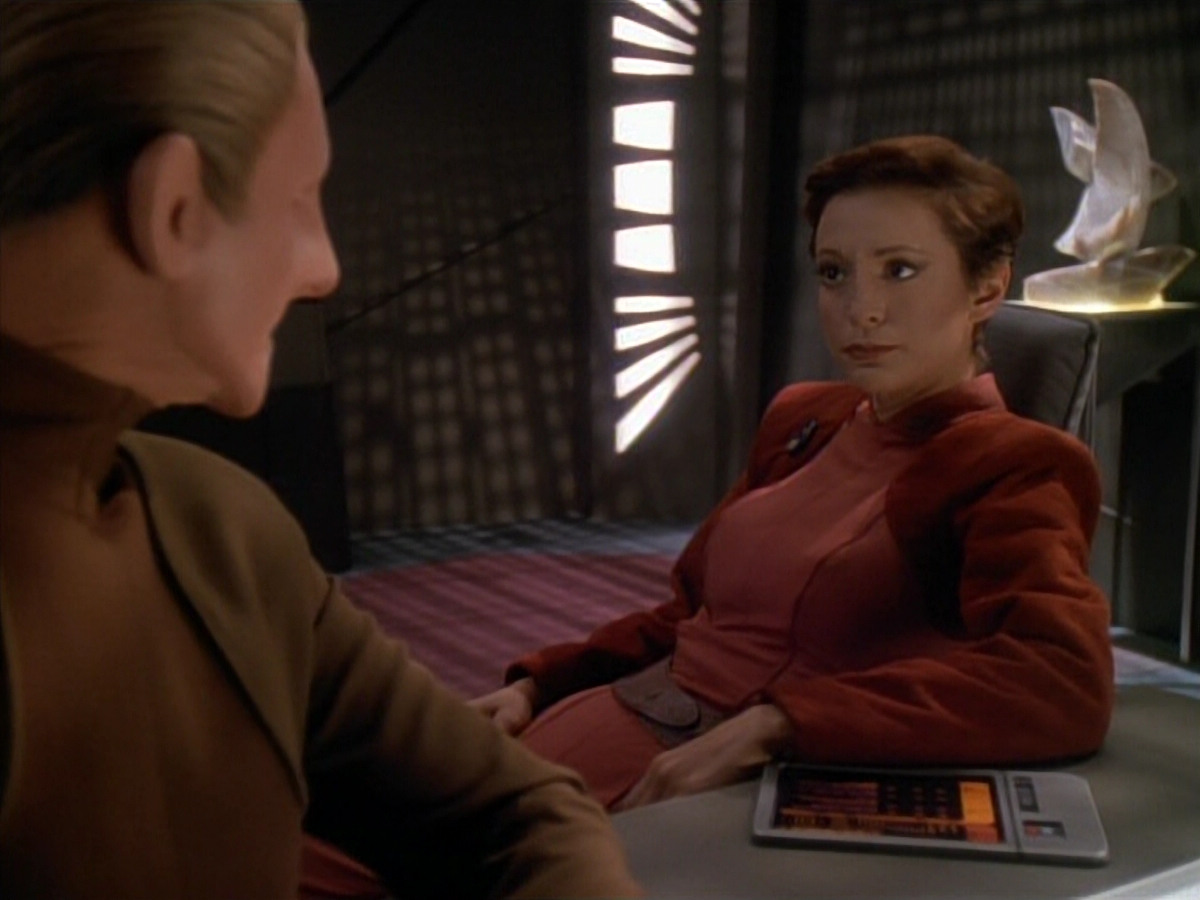 extant_StarTrek_DS9_3x24-Shakaar_00513.jpg