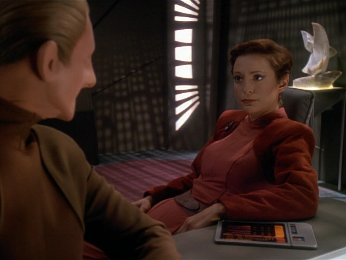 extant_StarTrek_DS9_3x24-Shakaar_00515.jpg