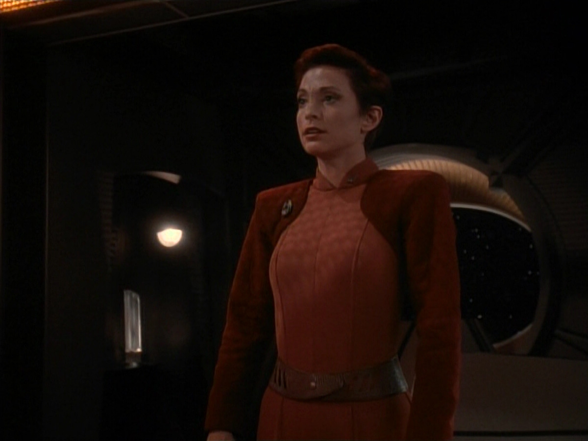 extant_StarTrek_DS9_3x24-Shakaar_00638.jpg