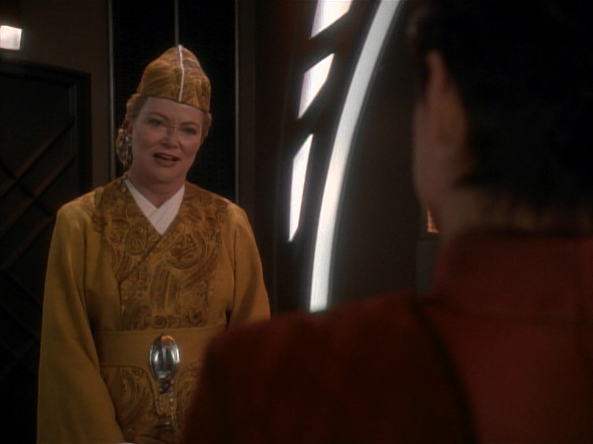 extant_StarTrek_DS9_3x24-Shakaar_00654.jpg