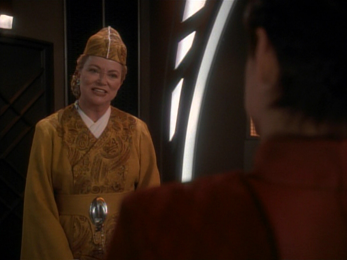 extant_StarTrek_DS9_3x24-Shakaar_00655.jpg