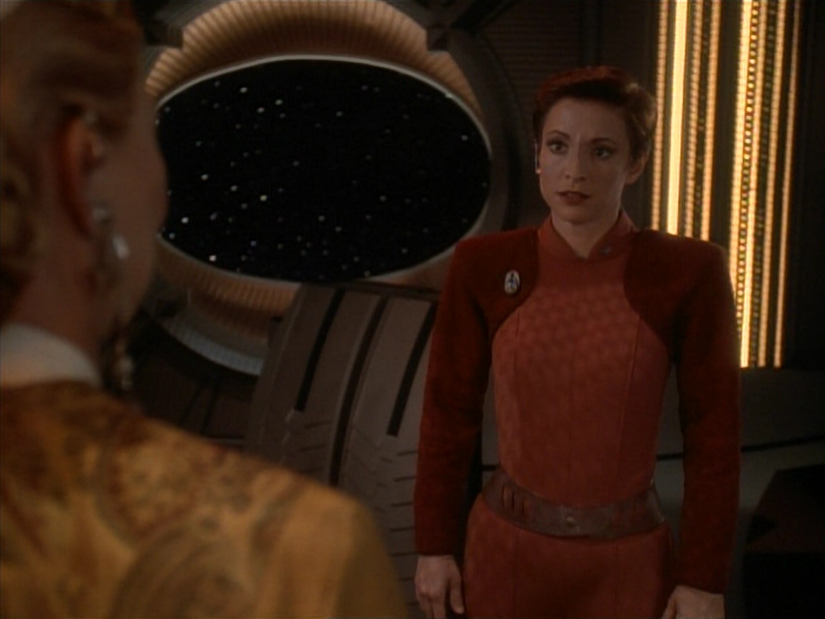 extant_StarTrek_DS9_3x24-Shakaar_00660.jpg