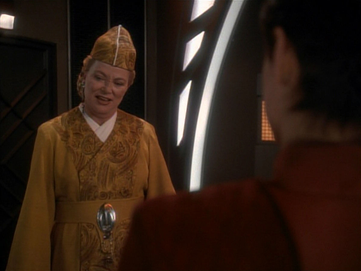 extant_StarTrek_DS9_3x24-Shakaar_00664.jpg