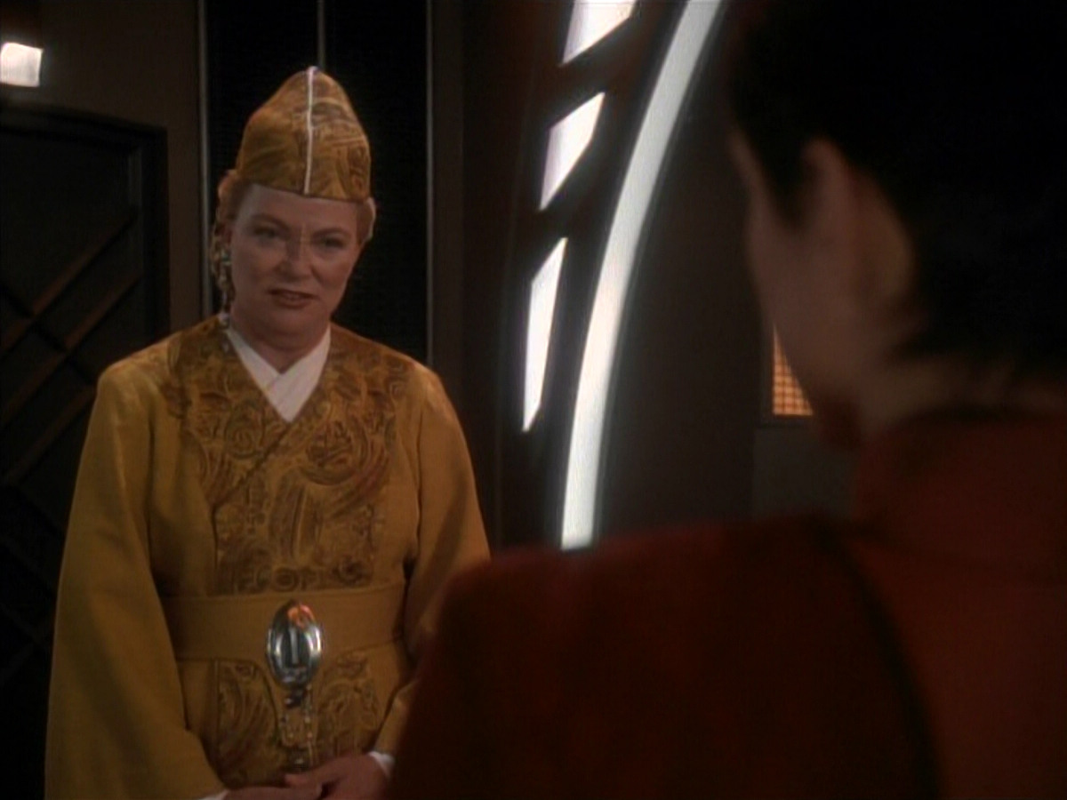extant_StarTrek_DS9_3x24-Shakaar_00667.jpg
