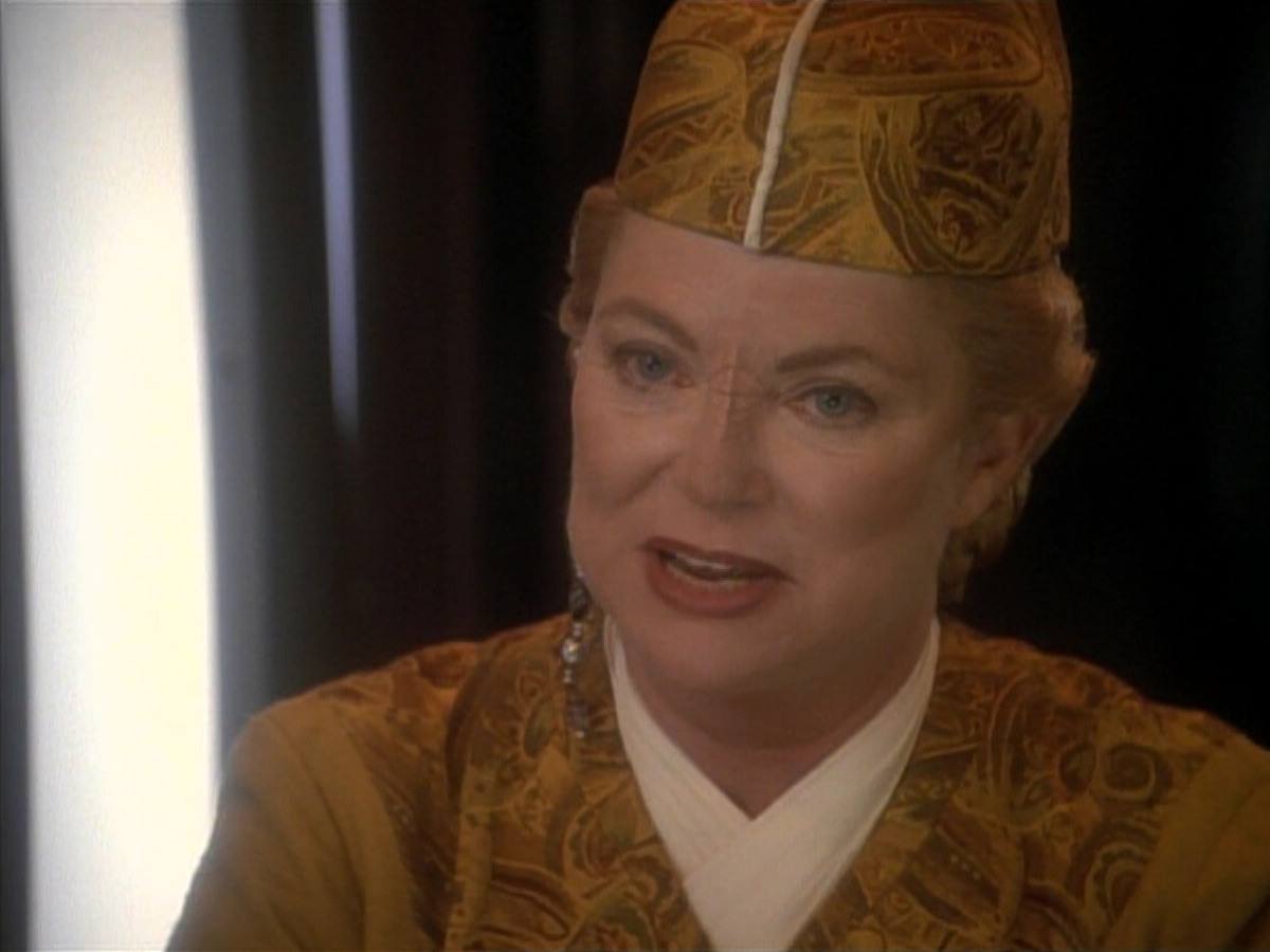 extant_StarTrek_DS9_3x24-Shakaar_00825.jpg