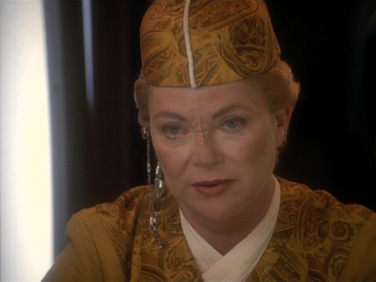 extant_StarTrek_DS9_3x24-Shakaar_00847.jpg