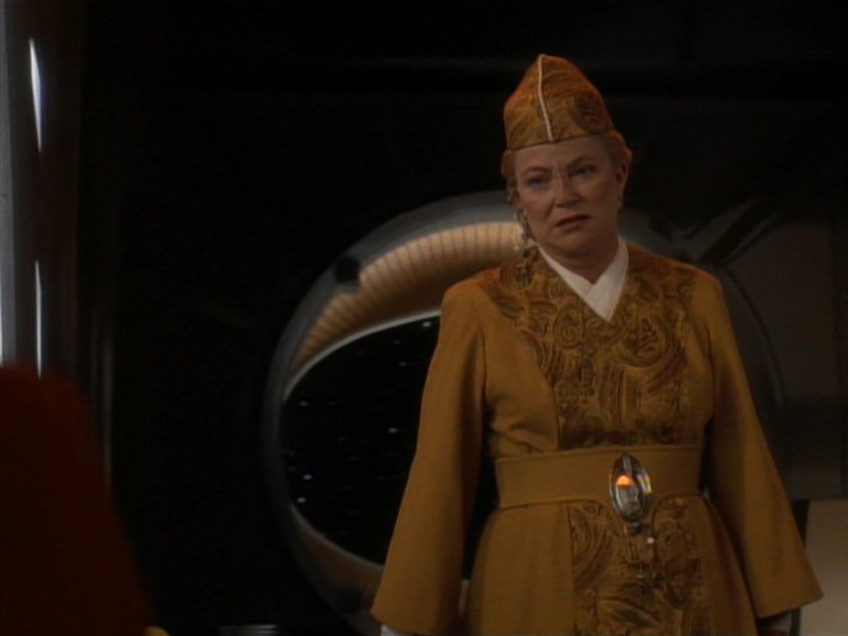 extant_StarTrek_DS9_3x24-Shakaar_00914.jpg
