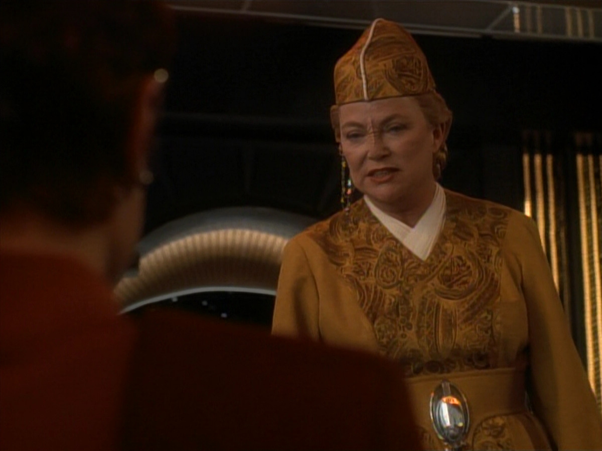 extant_StarTrek_DS9_3x24-Shakaar_00918.jpg