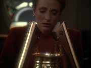 extant_StarTrek_DS9_3x24-Shakaar_03766.jpg