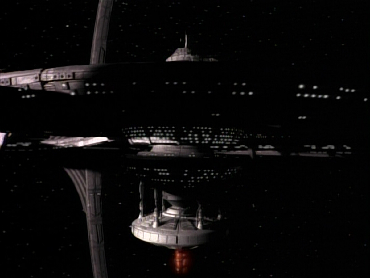 extant_StarTrek_DS9_3x26-TheAdversary_00006.jpg