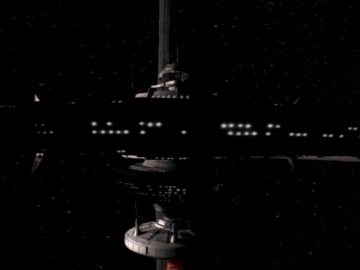 extant_StarTrek_DS9_3x26-TheAdversary_00014.jpg