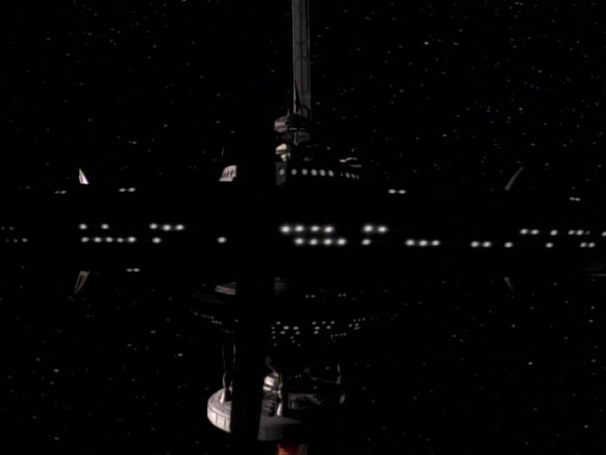 extant_StarTrek_DS9_3x26-TheAdversary_00016.jpg