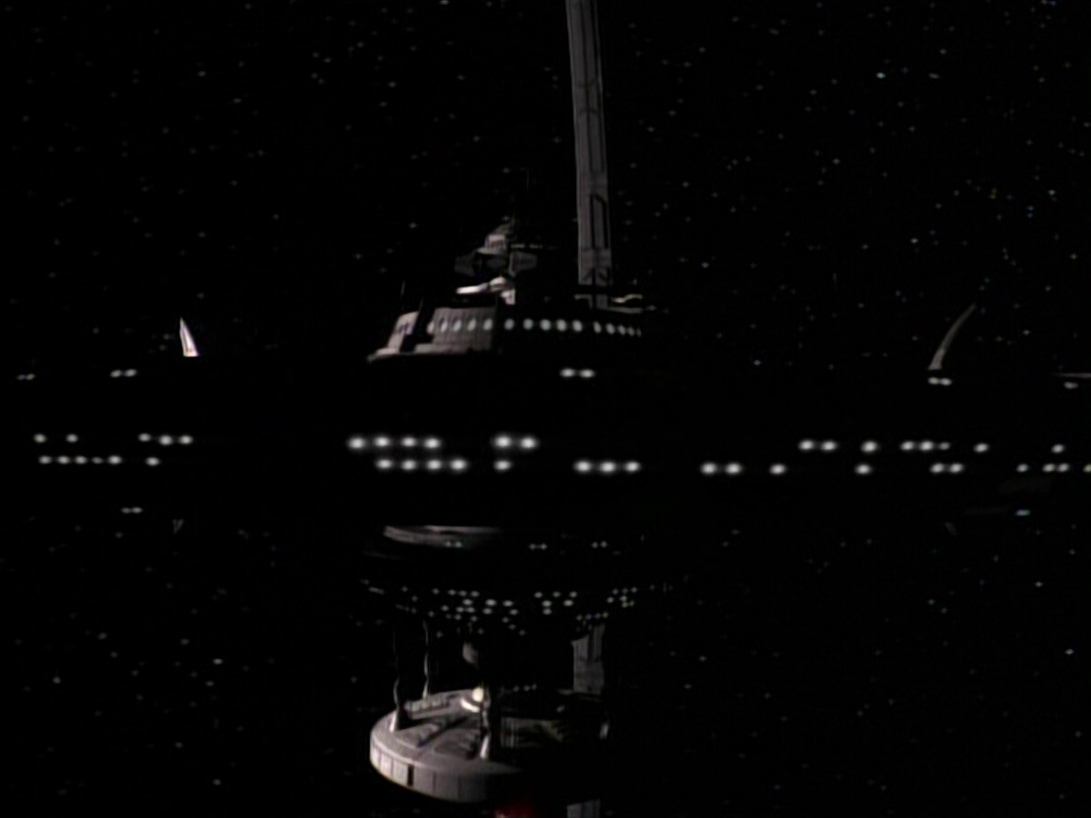extant_StarTrek_DS9_3x26-TheAdversary_00018.jpg