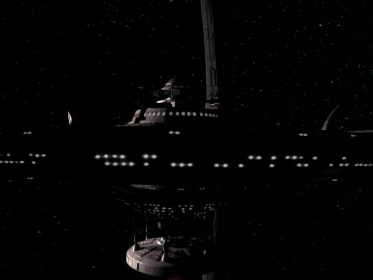 extant_StarTrek_DS9_3x26-TheAdversary_00019.jpg