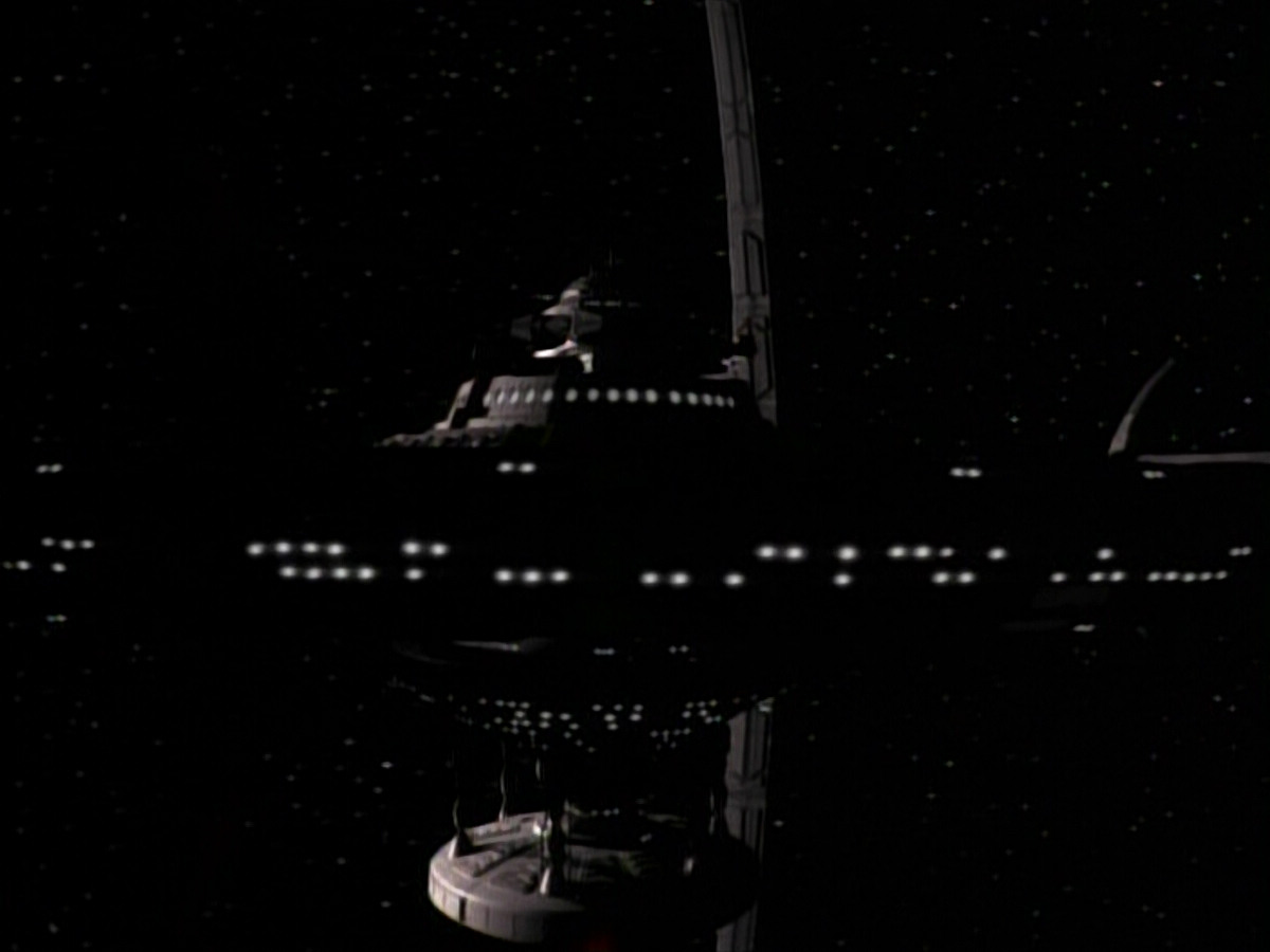 extant_StarTrek_DS9_3x26-TheAdversary_00020.jpg
