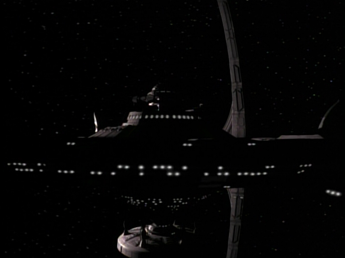 extant_StarTrek_DS9_3x26-TheAdversary_00024.jpg