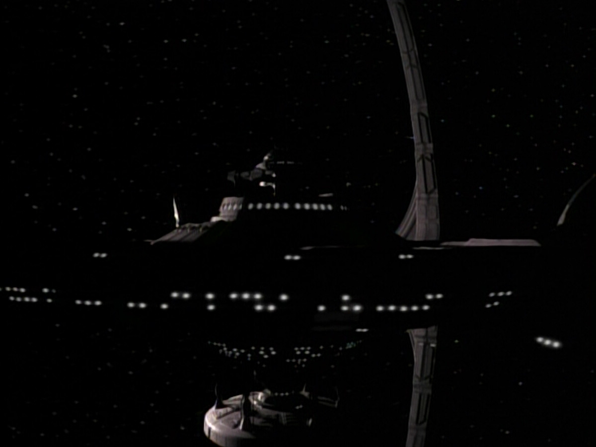 extant_StarTrek_DS9_3x26-TheAdversary_00025.jpg