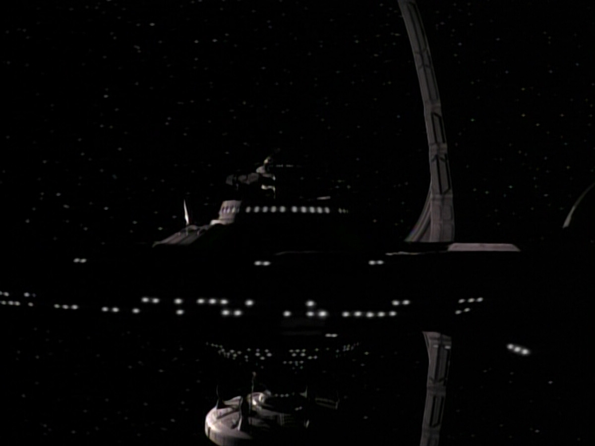 extant_StarTrek_DS9_3x26-TheAdversary_00026.jpg