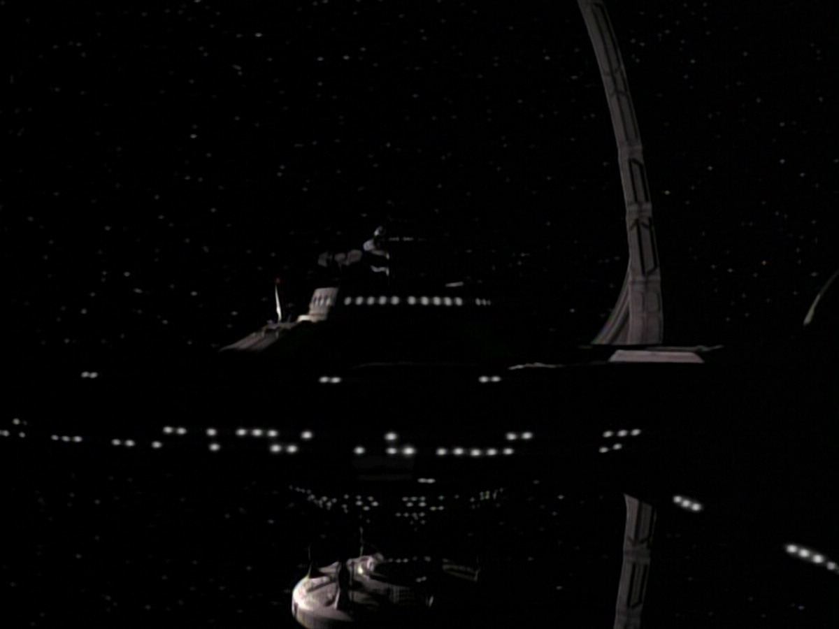 extant_StarTrek_DS9_3x26-TheAdversary_00027.jpg