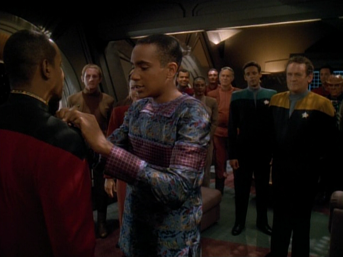 extant_StarTrek_DS9_3x26-TheAdversary_00044.jpg