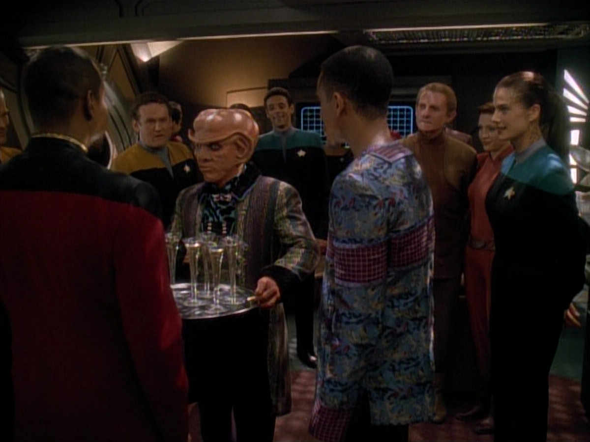 extant_StarTrek_DS9_3x26-TheAdversary_00120.jpg