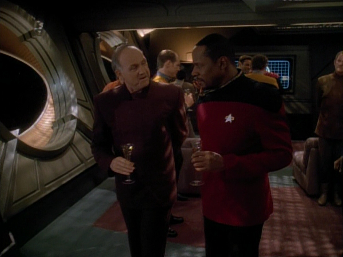 extant_StarTrek_DS9_3x26-TheAdversary_00163.jpg