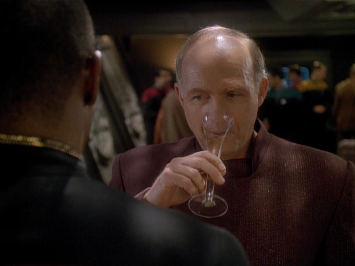 extant_StarTrek_DS9_3x26-TheAdversary_00218.jpg