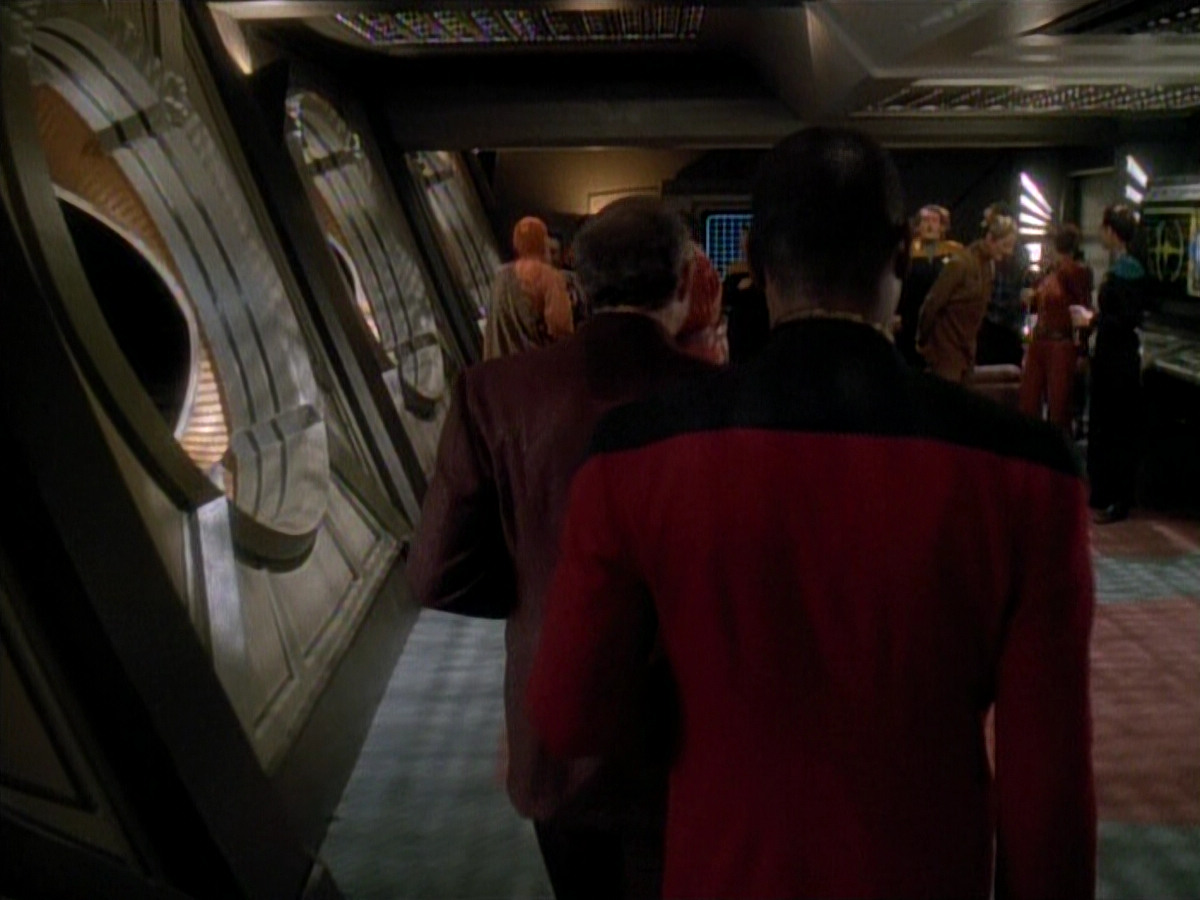 extant_StarTrek_DS9_3x26-TheAdversary_00250.jpg