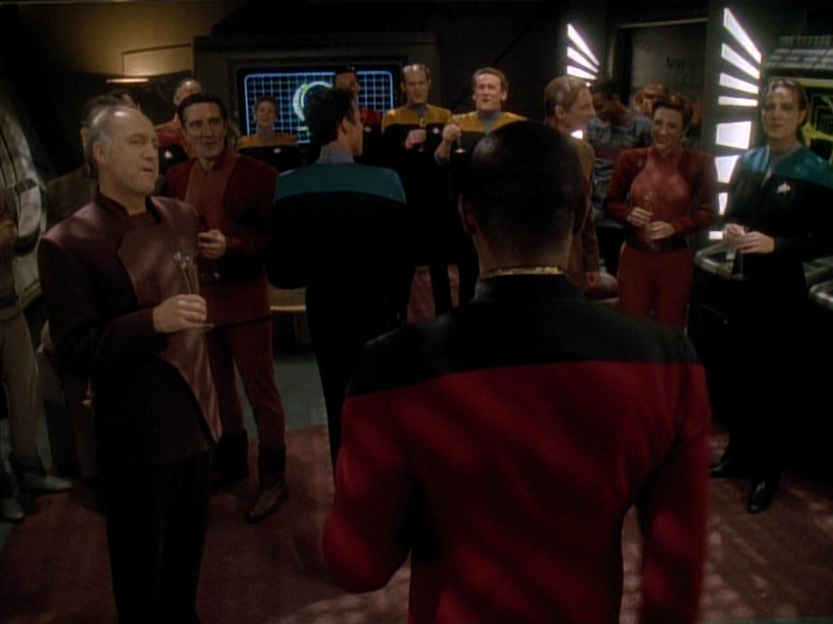 extant_StarTrek_DS9_3x26-TheAdversary_00264.jpg