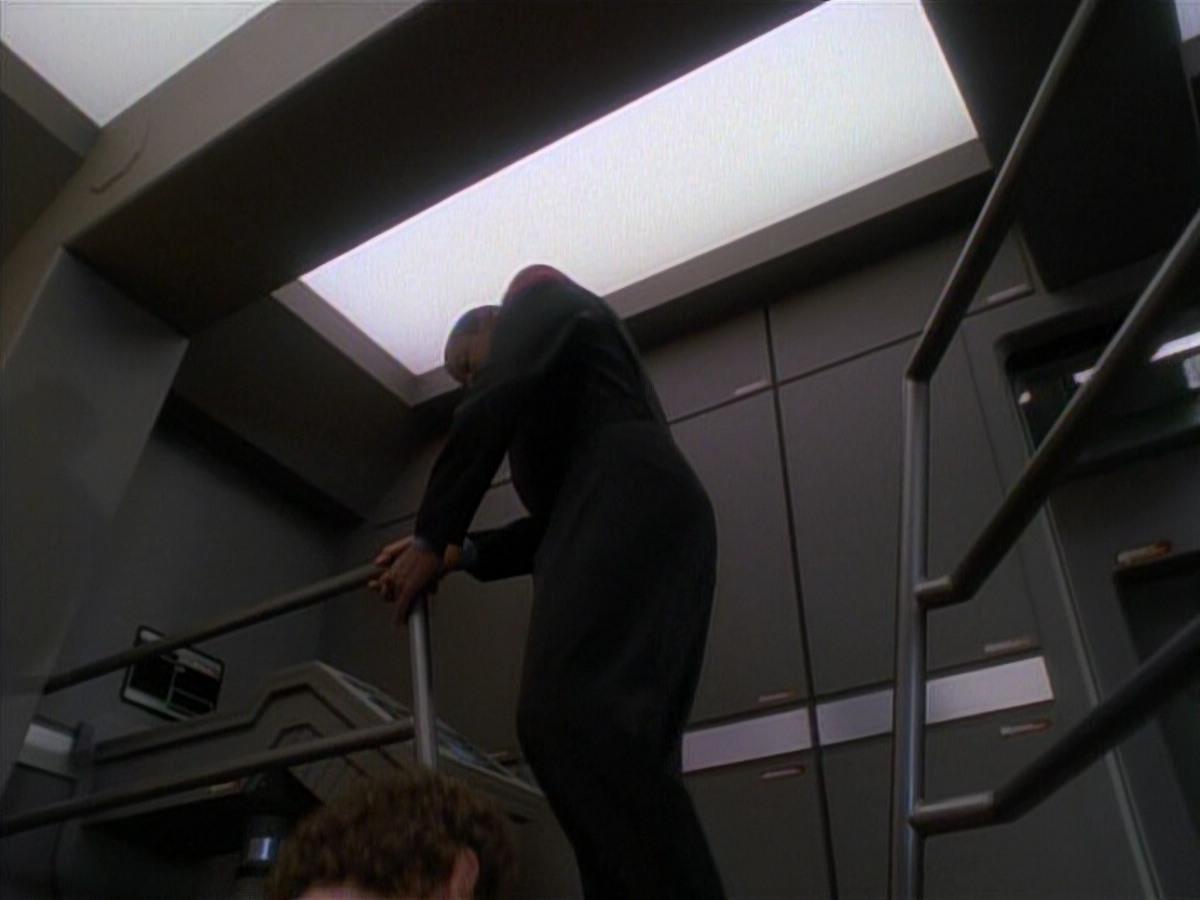 extant_StarTrek_DS9_3x26-TheAdversary_00295.jpg
