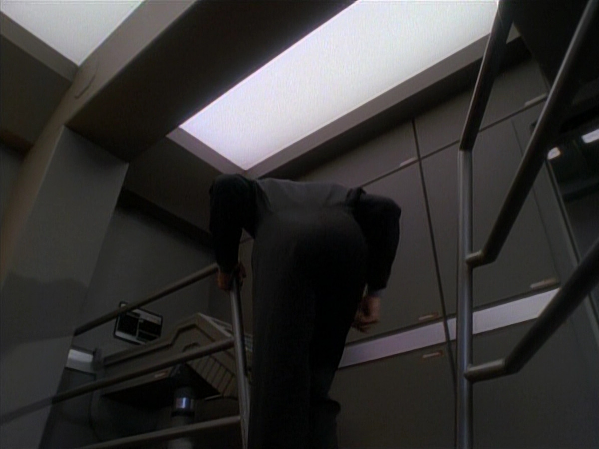 extant_StarTrek_DS9_3x26-TheAdversary_00296.jpg