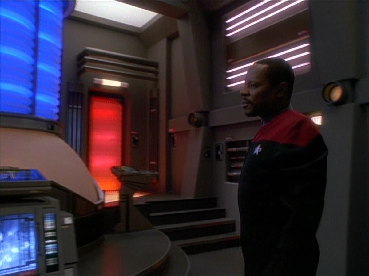 extant_StarTrek_DS9_3x26-TheAdversary_00306.jpg