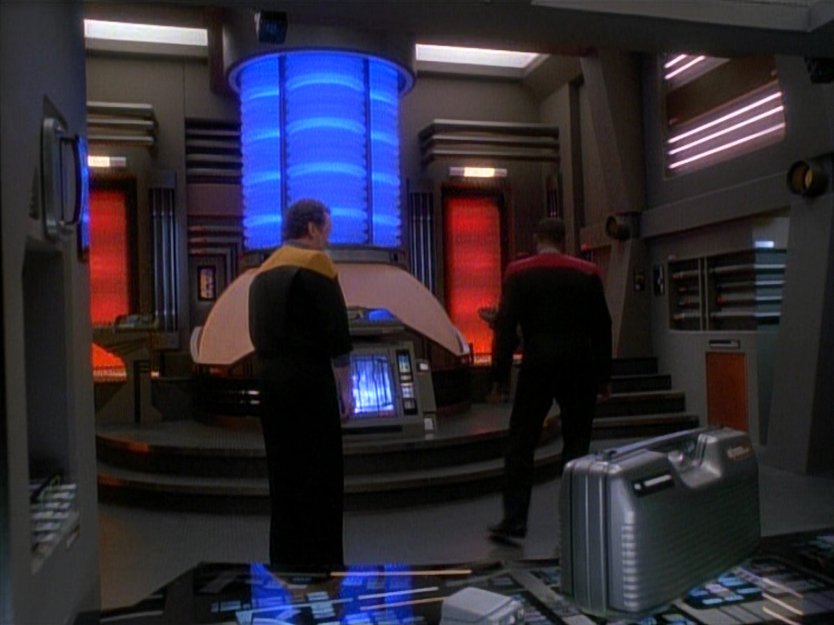 extant_StarTrek_DS9_3x26-TheAdversary_00322.jpg