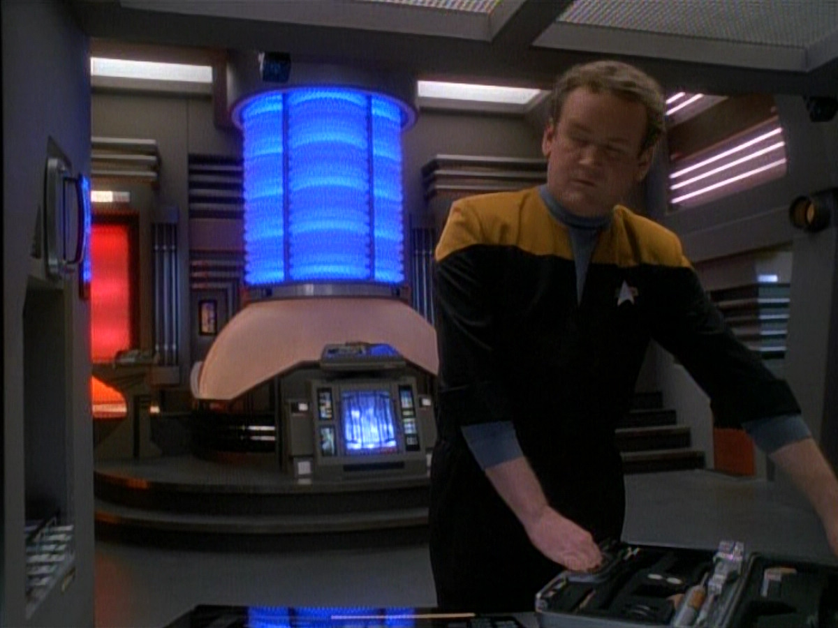 extant_StarTrek_DS9_3x26-TheAdversary_00333.jpg