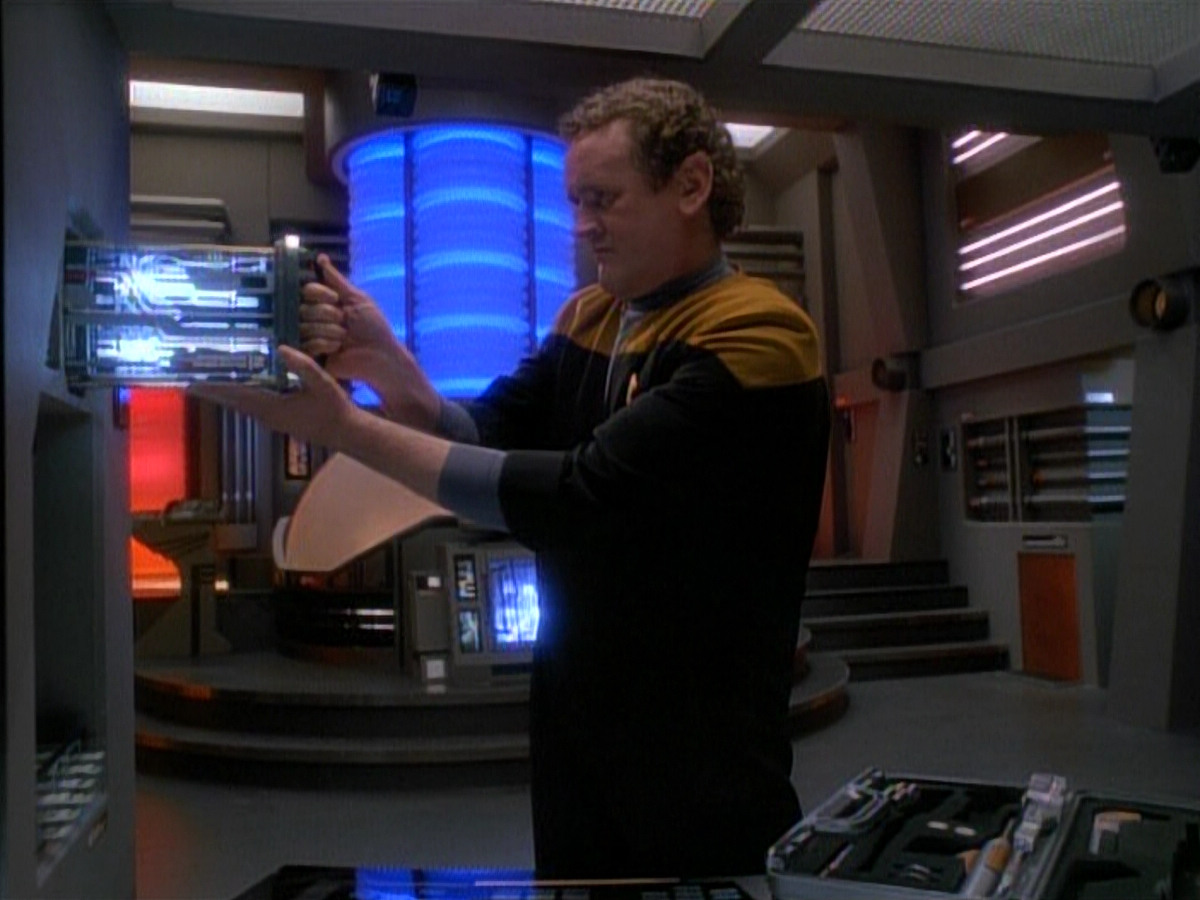 extant_StarTrek_DS9_3x26-TheAdversary_00338.jpg