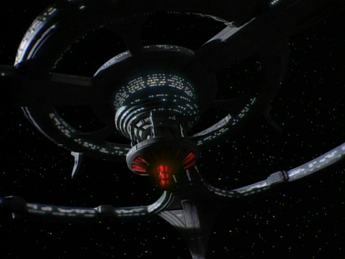 extant_StarTrek_DS9_3x26-TheAdversary_00564.jpg